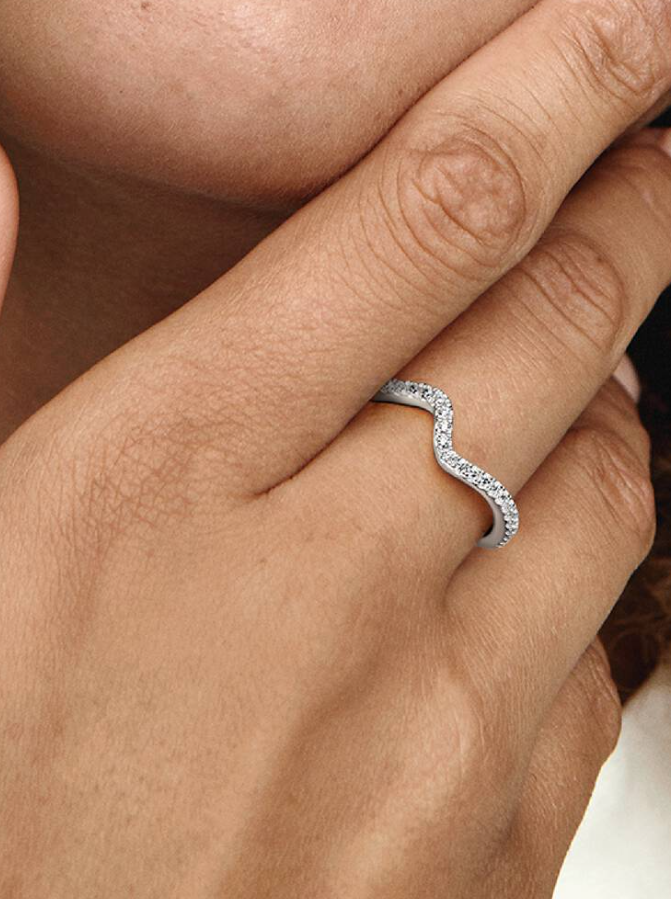 Pandora Anello Onda Pietre Luminose