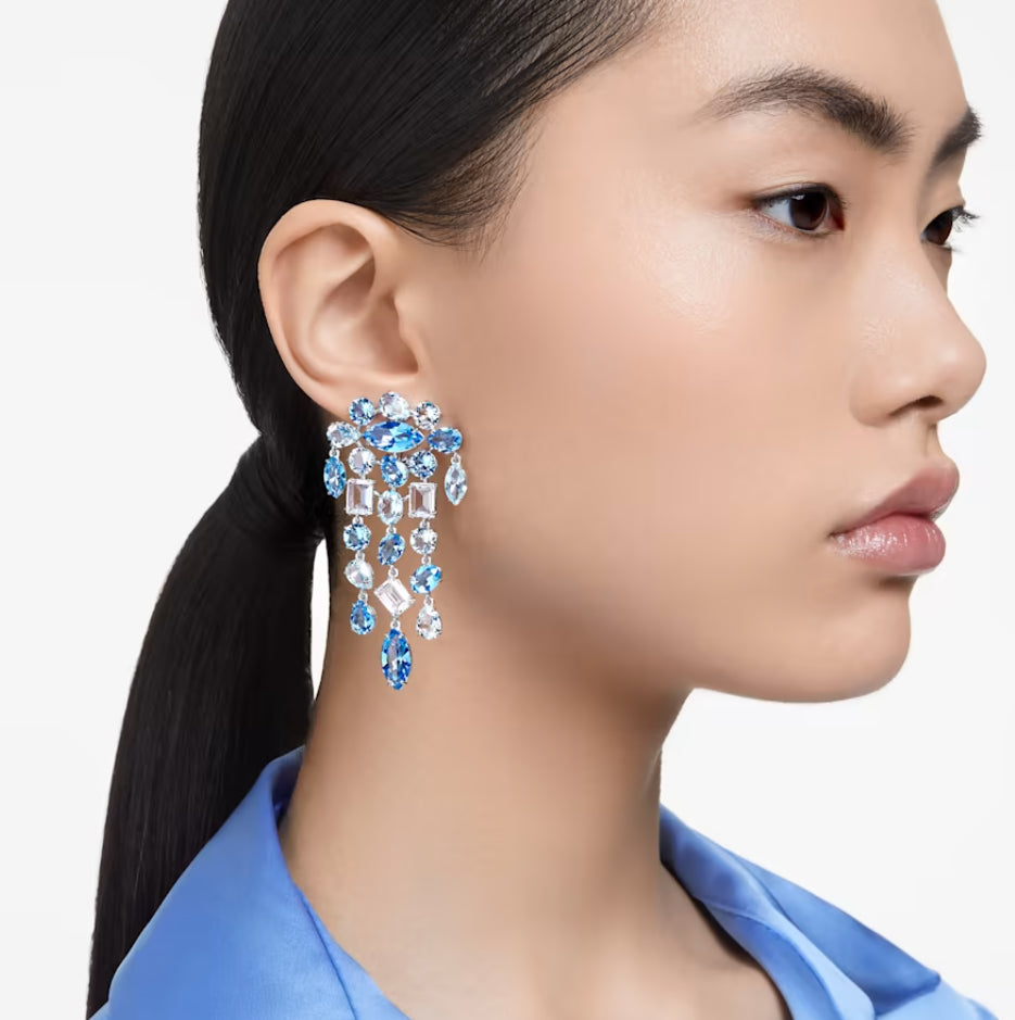Swarovski 5666015 Gema Ohrclips, gemischter Schnitt, Kronleuchter, extra lang, Blau