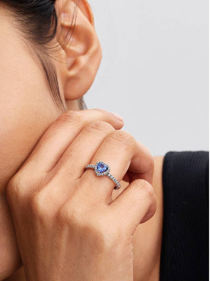 Pandora Anello Cuore in Rilievo Blu